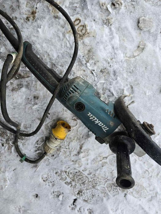 Polizor unghiular, Makita