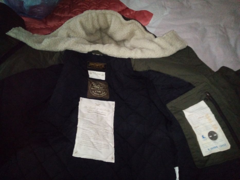 Vand geaca de iarna noua