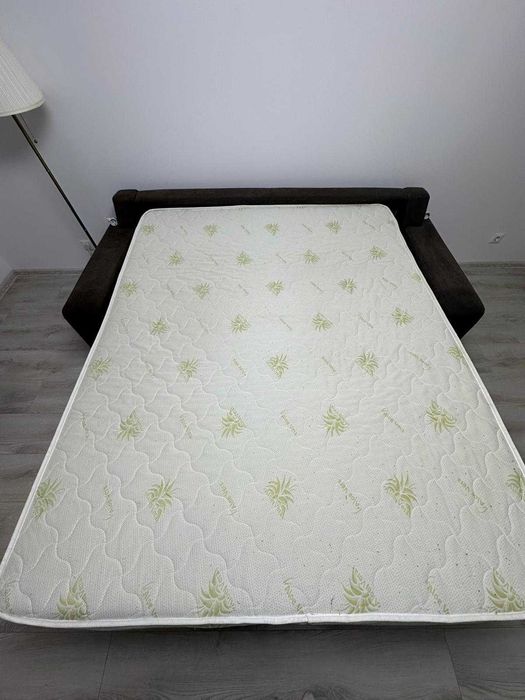 Vând canapea extensibilă