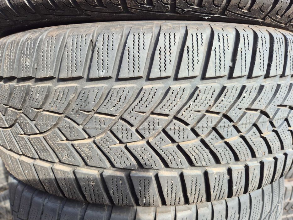 2 Anvelope de IARNA - 205/50/17 - GoodYear - Stare buna DOT 2018 !