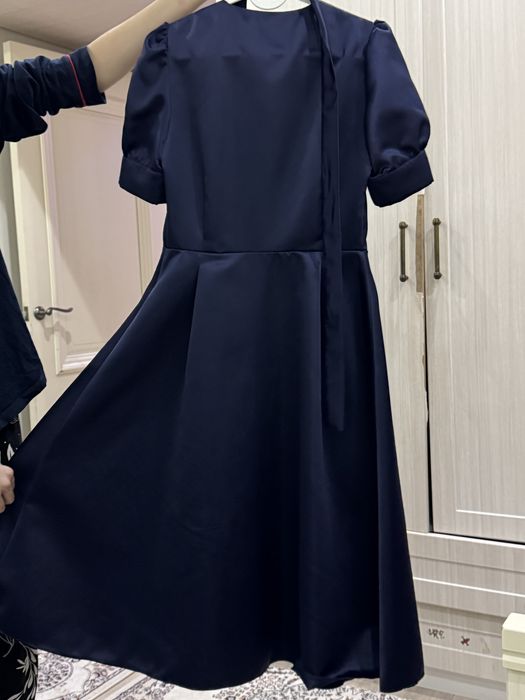 Темно синее платье размера S