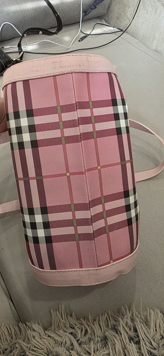 BURBERRI зо лятото е идеално