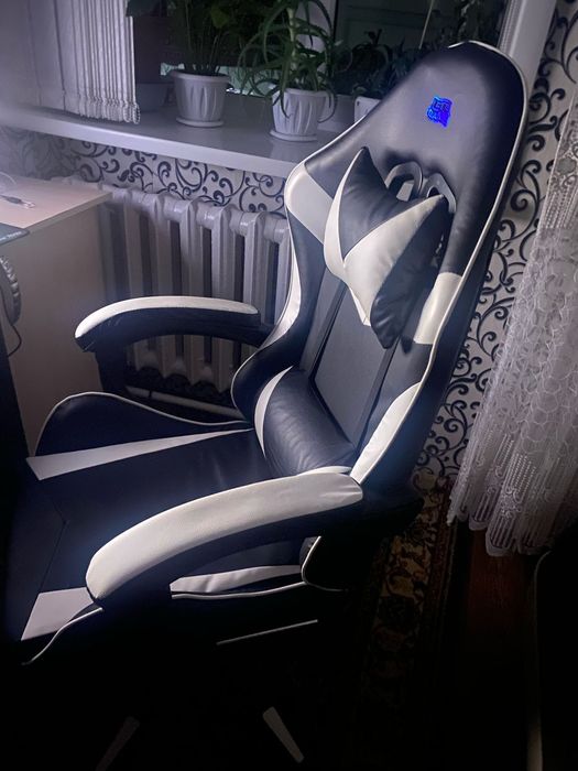 Продам киберспортивное кресло для игр