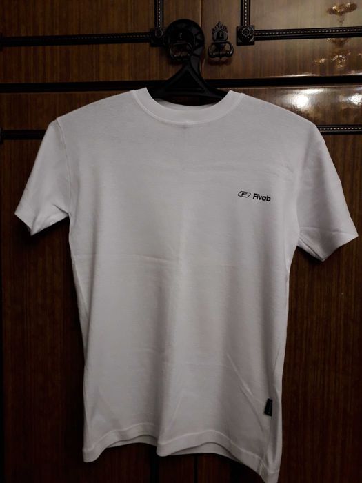 Женские футболки