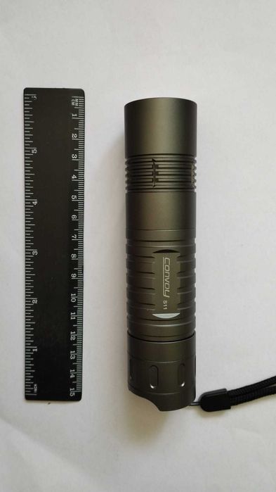 Convoy S11 cu Led XHP50.2 de 2400-Lumeni