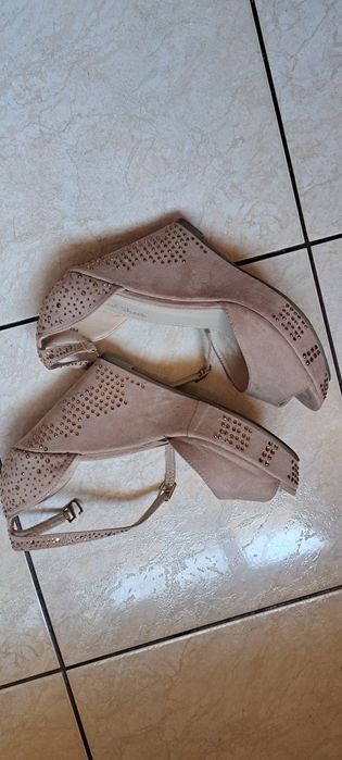 Sandale cu platforma
