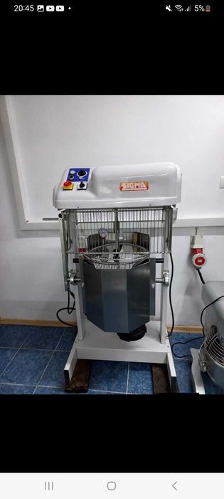 Vând utilaje profesionale de calitate, de inox  pentru patiserie-cofetărie