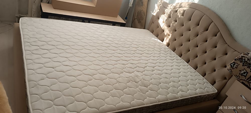 Продам двухспальную кровать