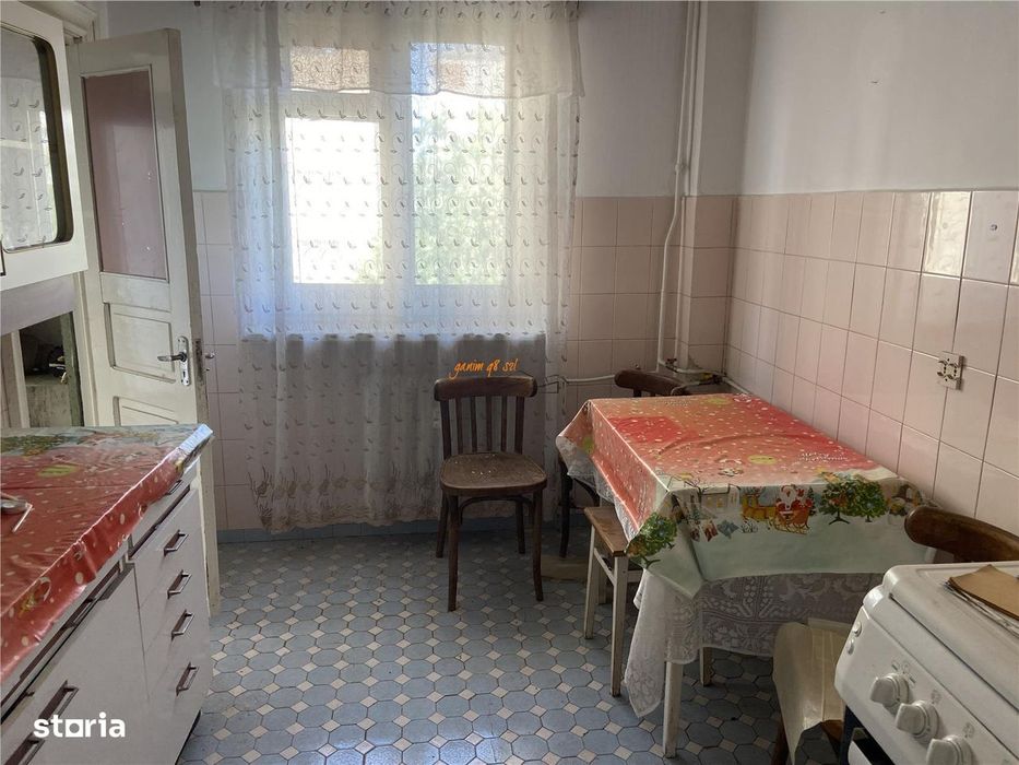 Apartament 3 camere , zona centrala -Sala Polivalenta, 80 mp , liber