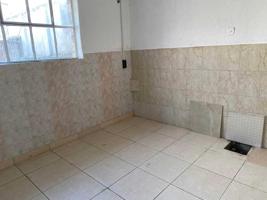 Продава се Промишлена сграда в с. Кърнаре, Област Пловдив - 240 кв.м за 250 €/кв.м - Снимка #4