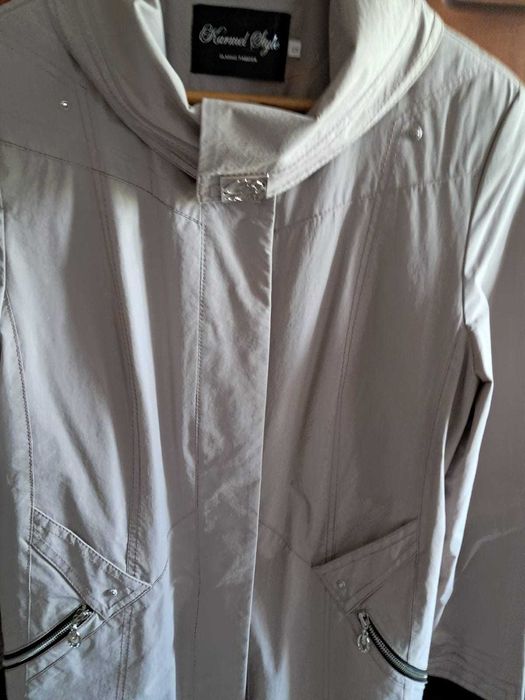 Продается элегантный плащ