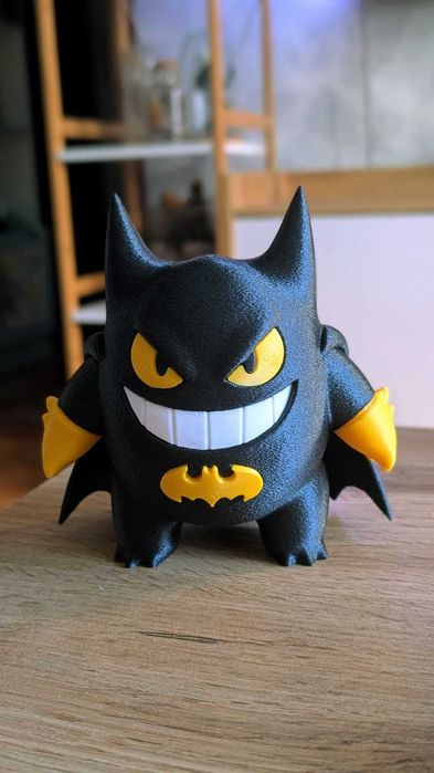 Gengar in batman costume pokemon figurina jucarie