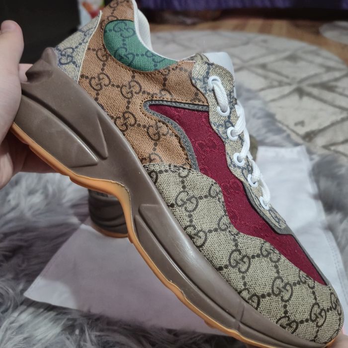 Adidasi model deosebit