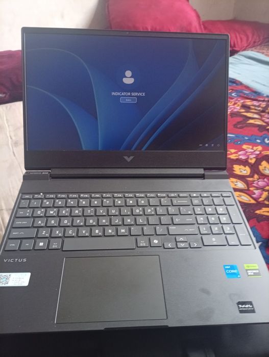 Noutbuk sotiladi yangi igravoy sumkasi qoʻshimcha klaviatura mishkasi