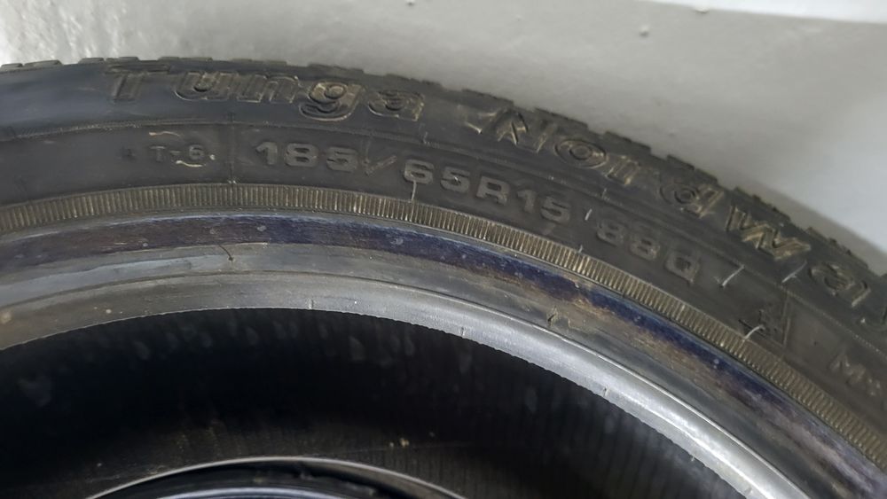 Продам Зимние балоны 185×65 r15