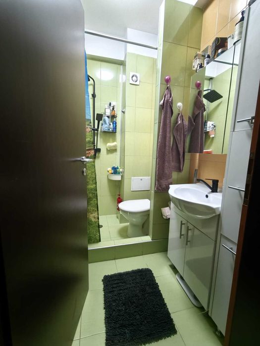 PROPRIETAR | Apartament 3 camere, 2 băi + Parcare privata | Zona Fratelia (Etaj 1/3)