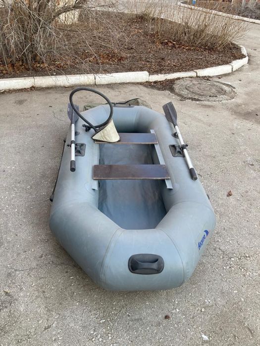 Лодка для рыбаков