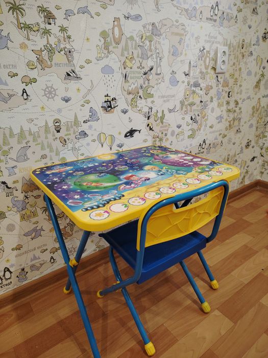 продам детский  стол со стулом в наборе