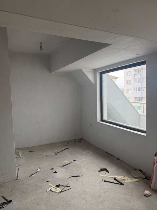 Продава се Тристаен апартамент в Плевен, Широк център - 110 кв.м за 696 €/кв.м - Снимка #2