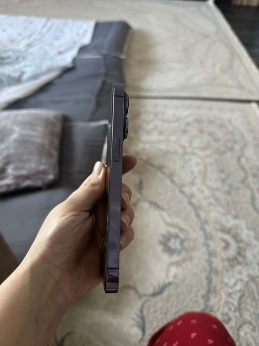 Продам айфон 14 про