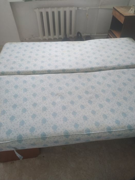 Продаю два матраса на пружинах