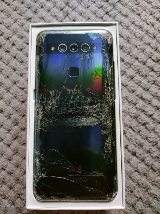Vând sau schimb TCL plex