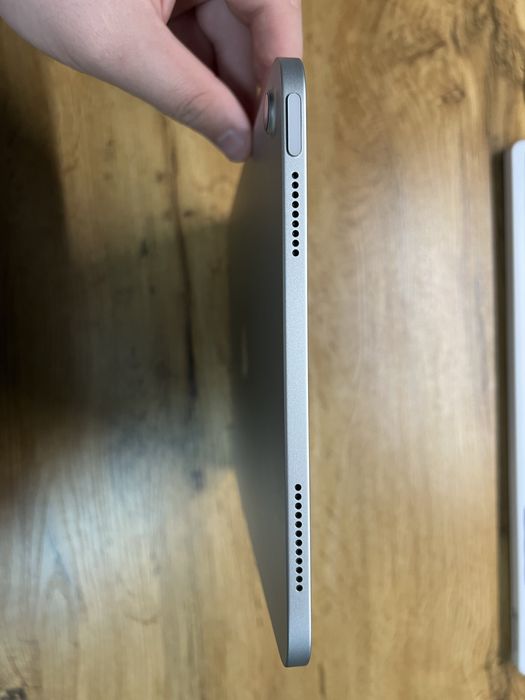 iPad 11 (A16) 128GB Wi-Fi в идеальном состоянии