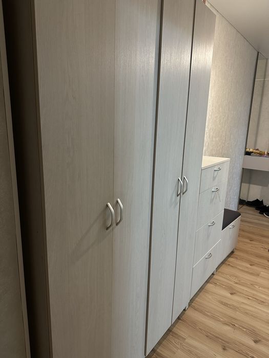 Продам шкафы в прихожую