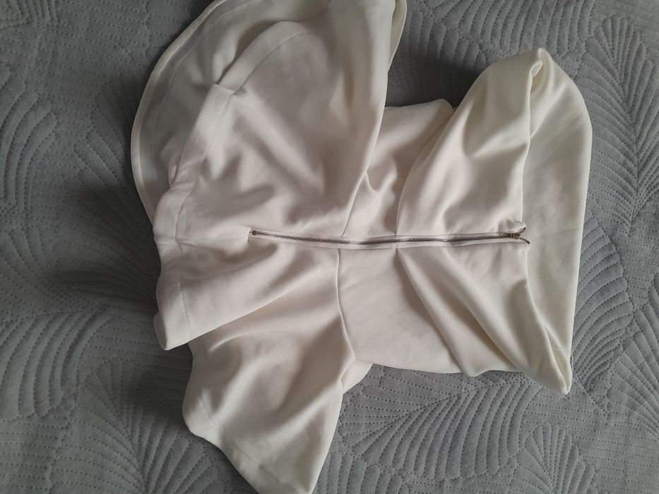 Платия вечерний белый