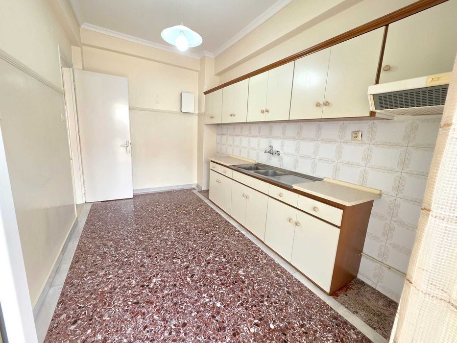 ПРОДАВА СЕ апартамент с площ 90 кв.м. в квартал „Профитис Илиас“ в Кавала (код 8384)