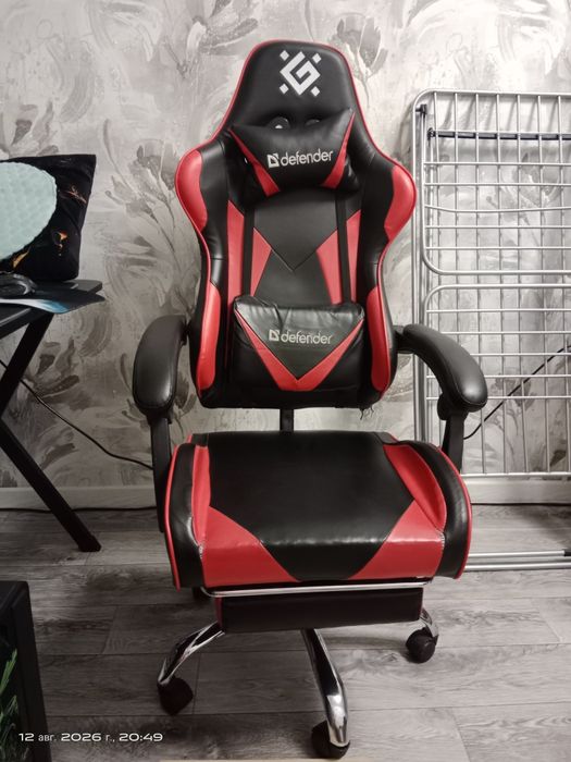 Игровое компьютерное кресло