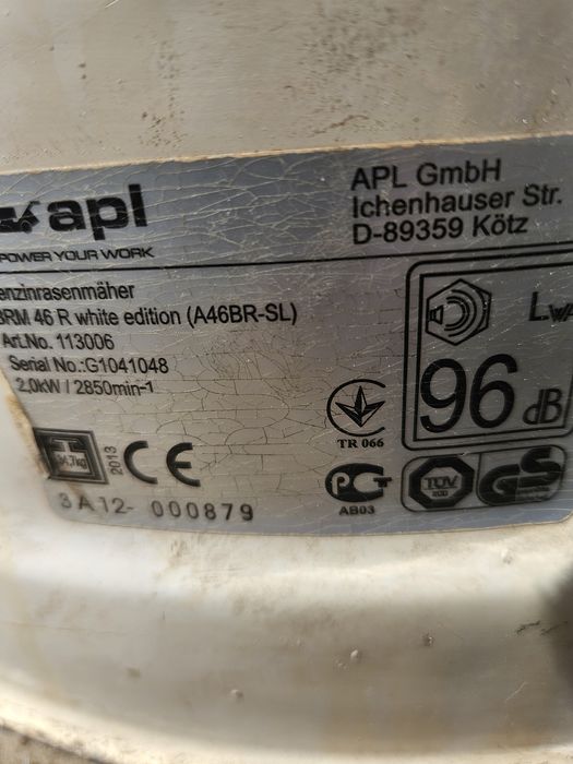 Masina de tuns iarba benzina si electrica