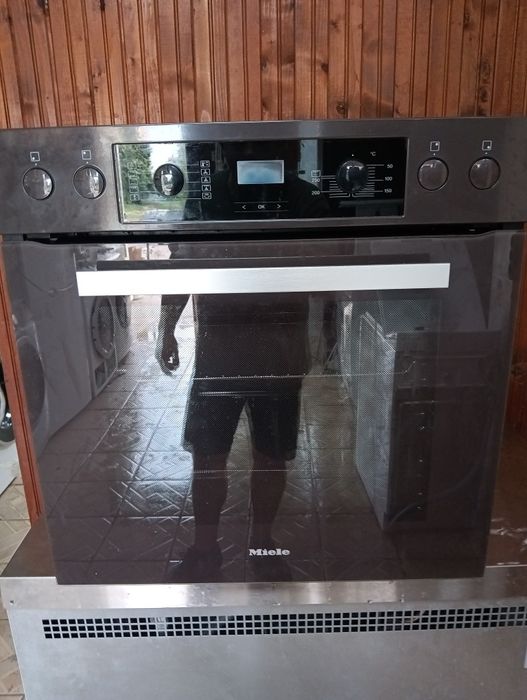 Кафява печка за вграждане с керамичен плот Миеле  Miele 2 год.Гаранция