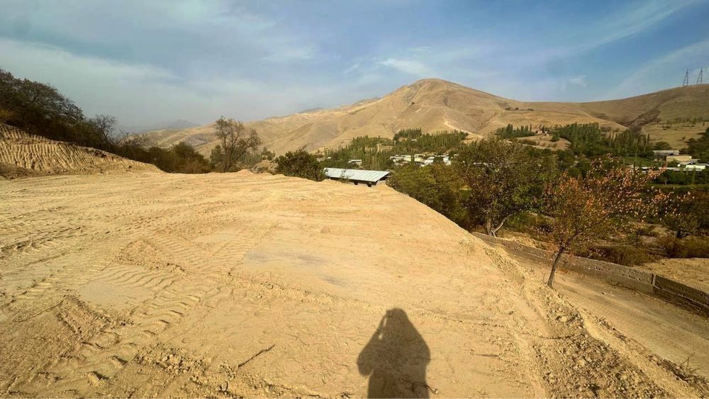 Горы Янгиабада / Участок 5,5 соток