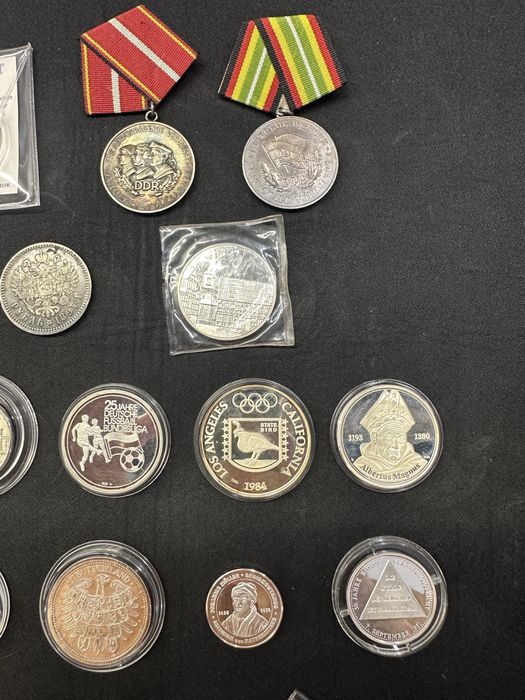 Сребърни медали ордени монети