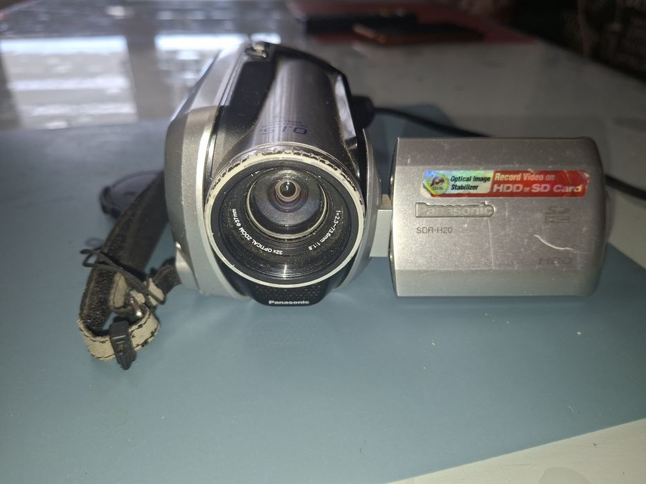 Panasonic SDR-H20,  înregistrare pe HDD 30 gb + slot card SD, 32x zoom