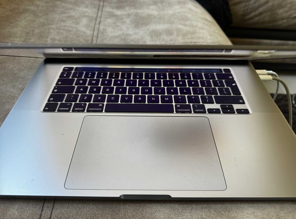 MacBook Pro 16 2019 i9 8-ядрен 16GB RAM 1TB SSD Radeon 5500M + Windows