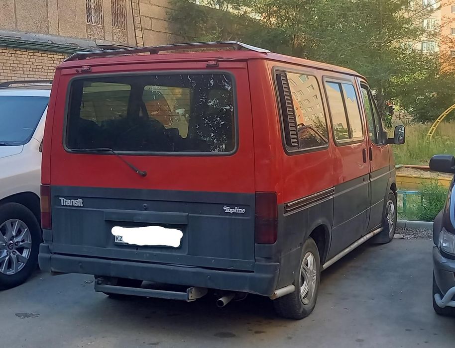 автомобиль форд транзит