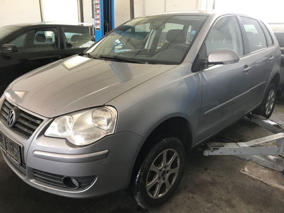 Dezmembrez piese Polo 9n2