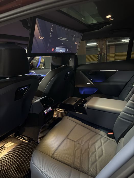 bmw i5 M  full position