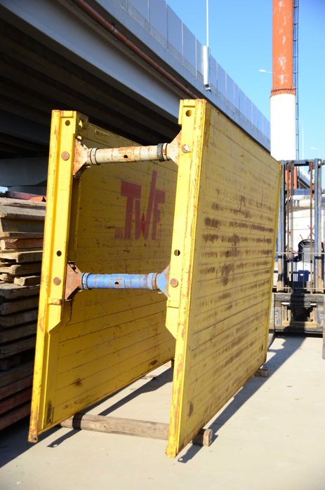 Sprijiniri de maluri inchiriere