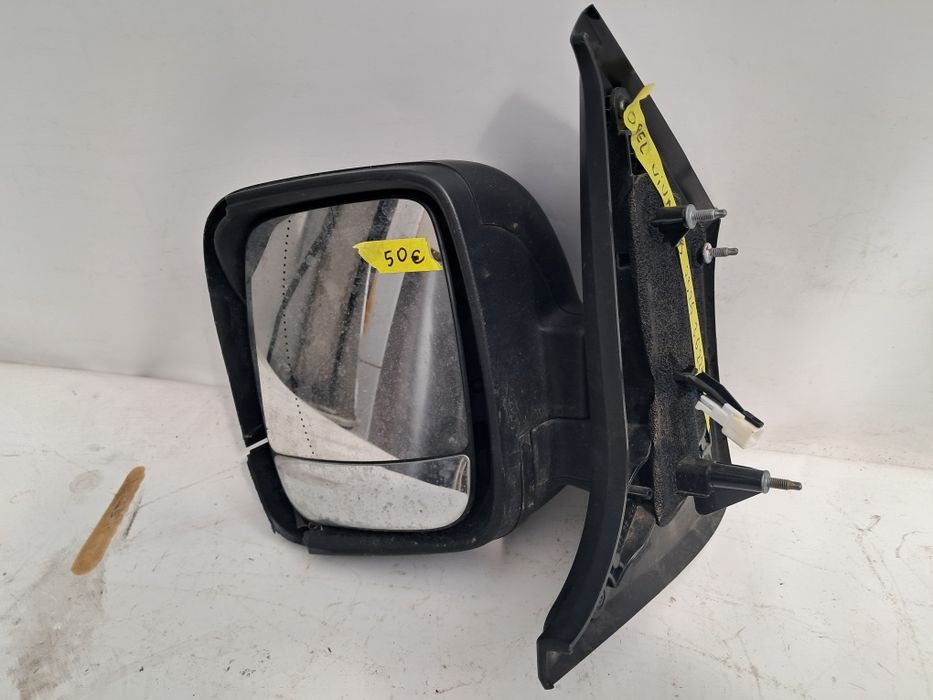 Огледало ляво Opel Vivaro B