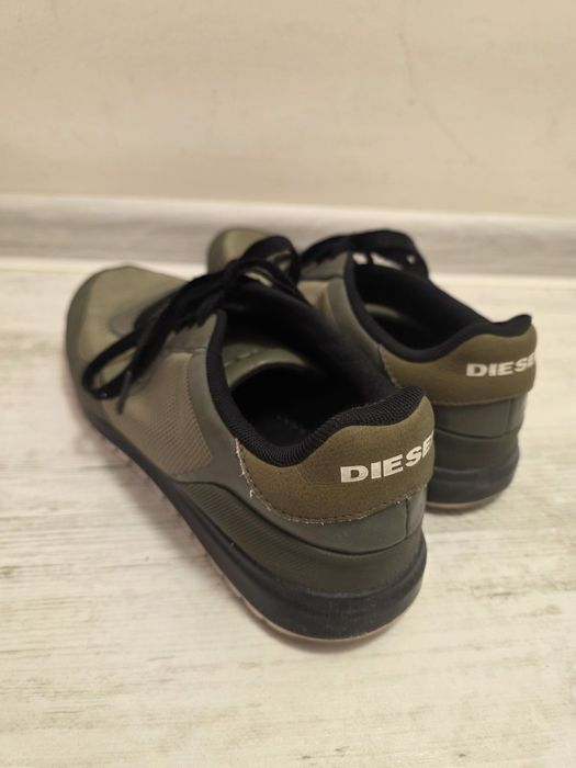 Маратонки Diesel номер 43