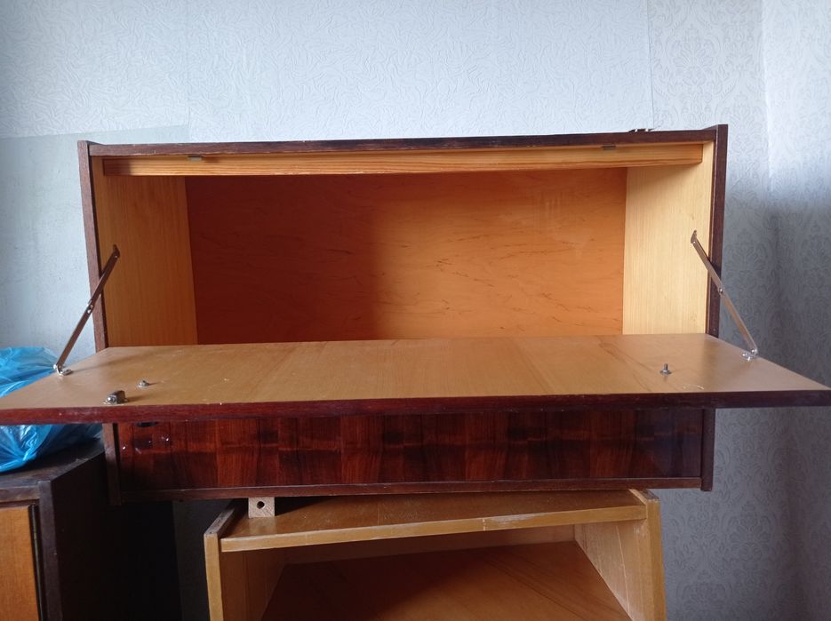 Продам старый шифонер