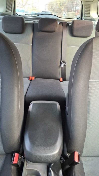 Vând Ford focus MK2 1.6 tdci 90cv 2010