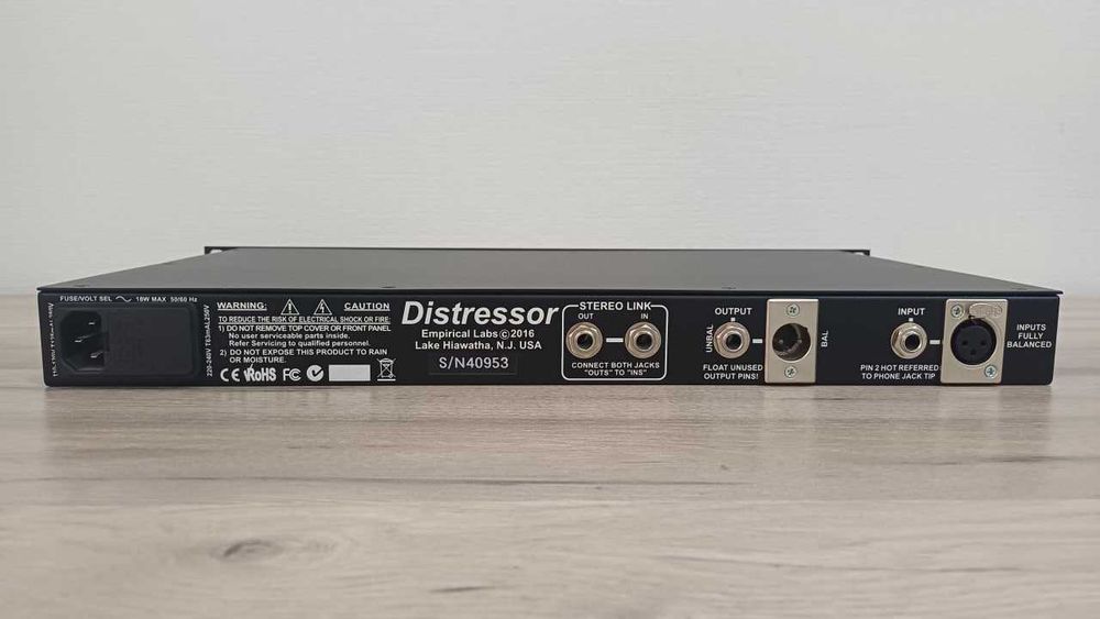 UA APOLLO X8P HERITAGE EDITION + Empirical Labs EL8 Distresso