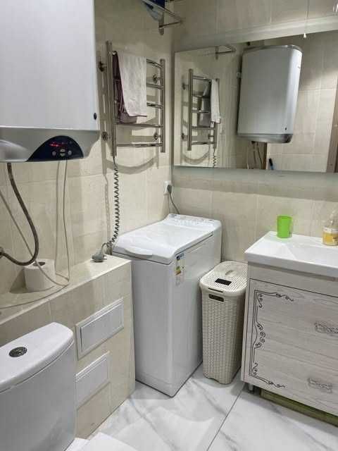Дава се под наем Двустаен апартамент в София, Център - 75 кв.м за 179999 € - Снимка #4