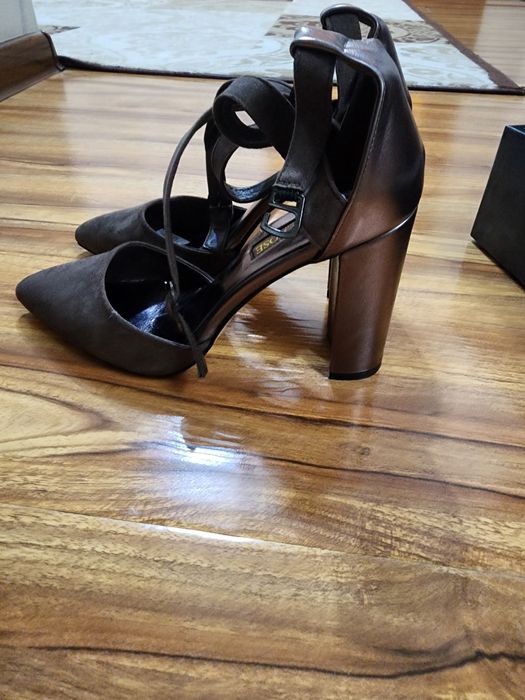 Туфли  янги,пошнаси 12 см. Балотовый рангда.