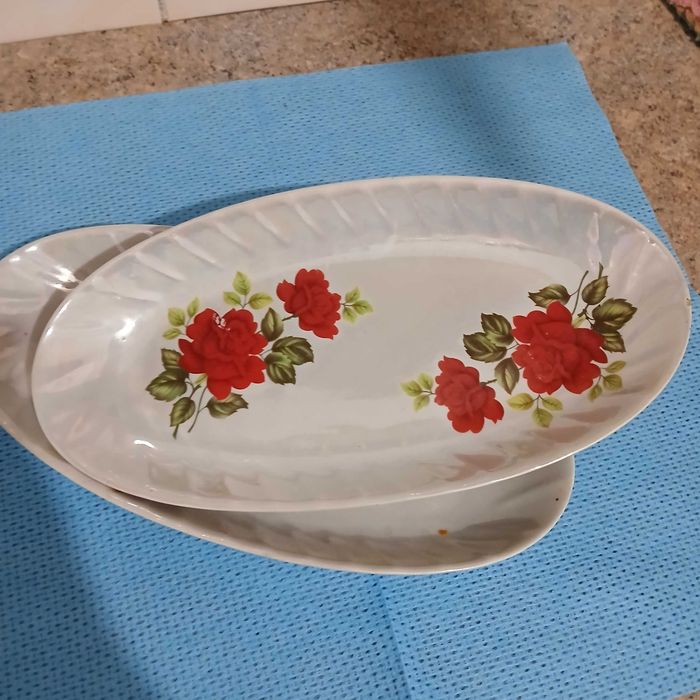 Продам селедочницы 2 штуки