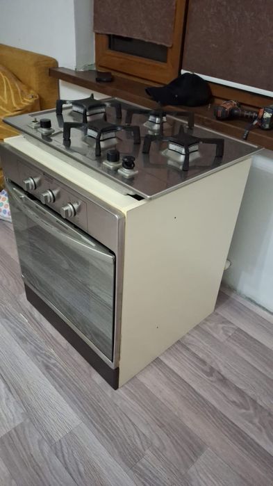 Газ плита с духовкой